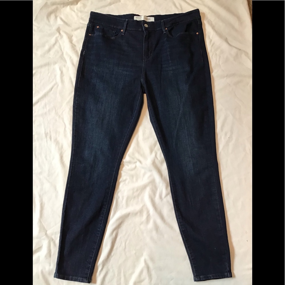 Women’s plus Size Levi’s signature jeans